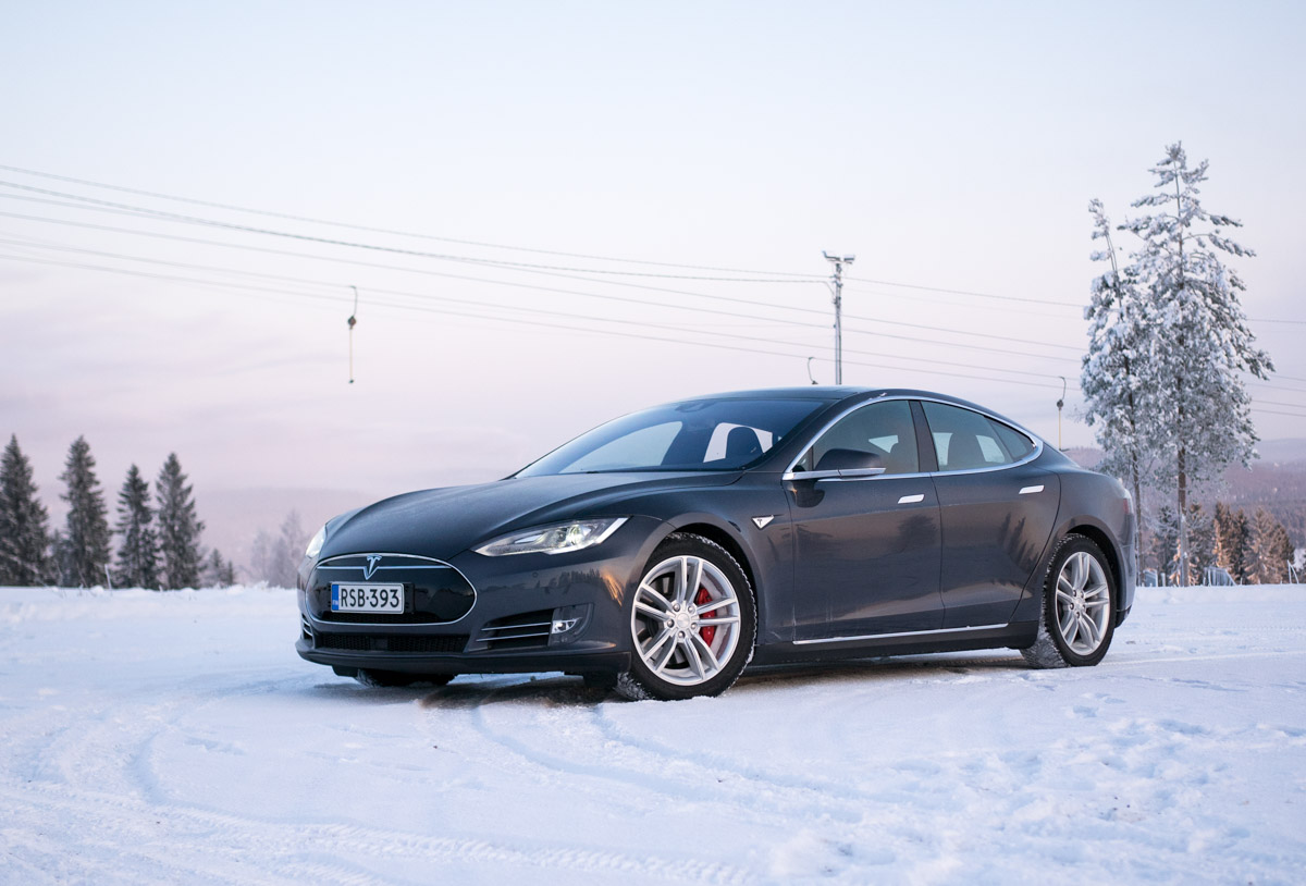 Tesla toimintasäde talvella