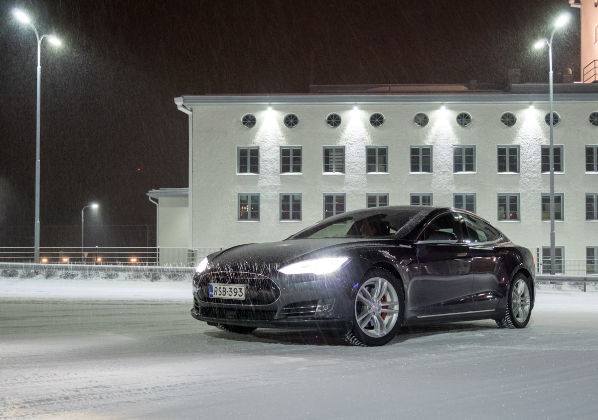 Tesla toimintasäde talvella