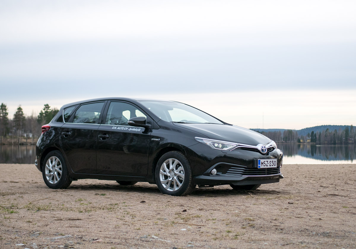 Toyota auris hybrid keskustelu